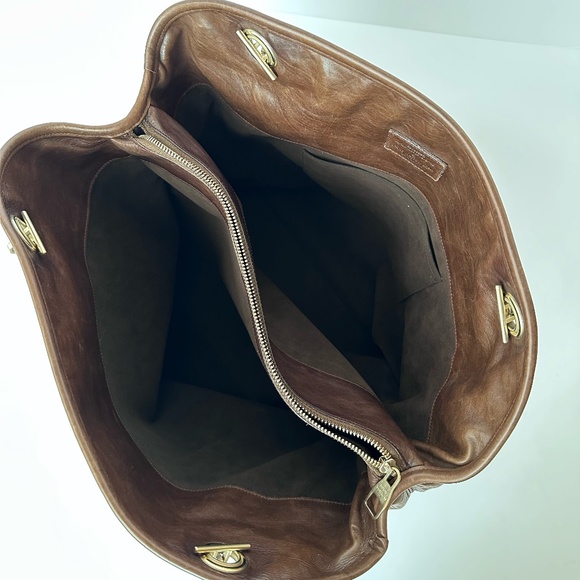 Louis Vuitton Limited Edition Paris Souple Whisper GM Tote - Picture 10 of 16